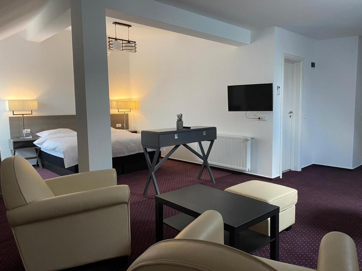 Urban 7 * Bucarest